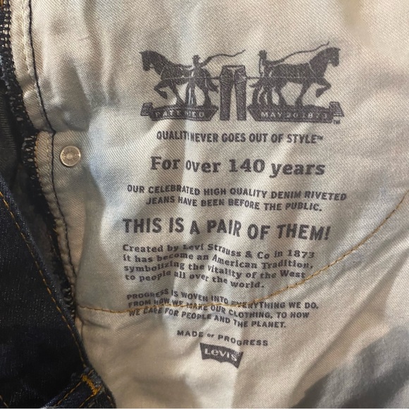 550 Levi’s Relax Fit Men’s Dark Wash Jeans Size 38x30 - Picture 5 of 5